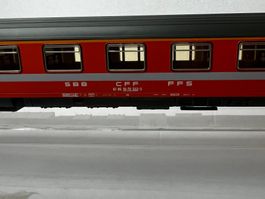 Roco 54236 SBB UIC-Z1 Am61 1.Kl. Personenwg 502-3 H0 AC EVP