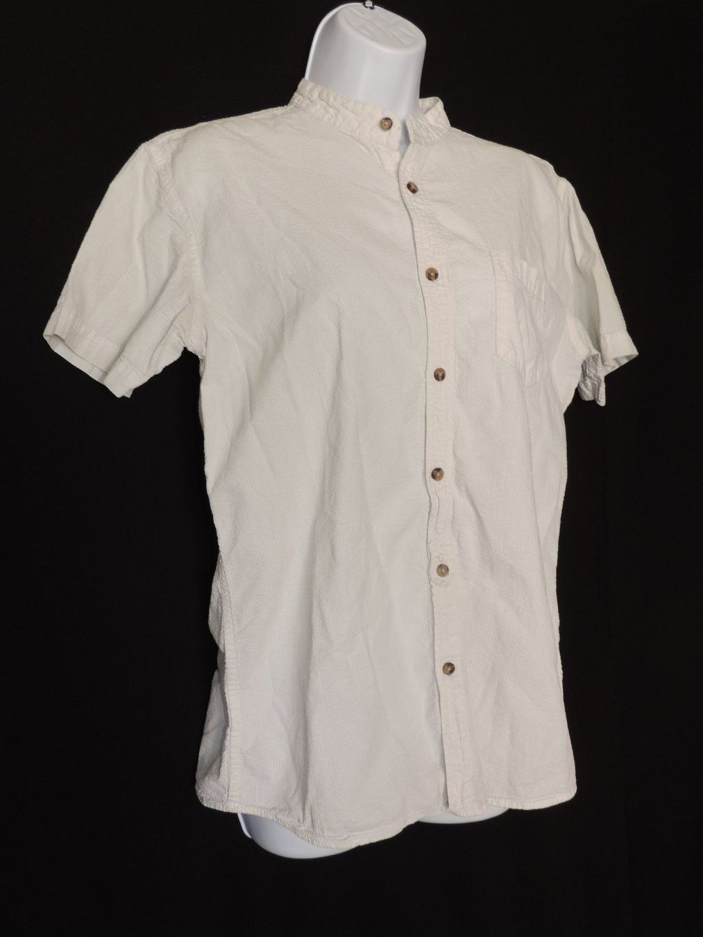 Chemises: chemise blanche avec léger relief – D'occasion à Genève par Axelle333 4