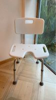 Duschhocker mit Haltegriffen, guter Zustand