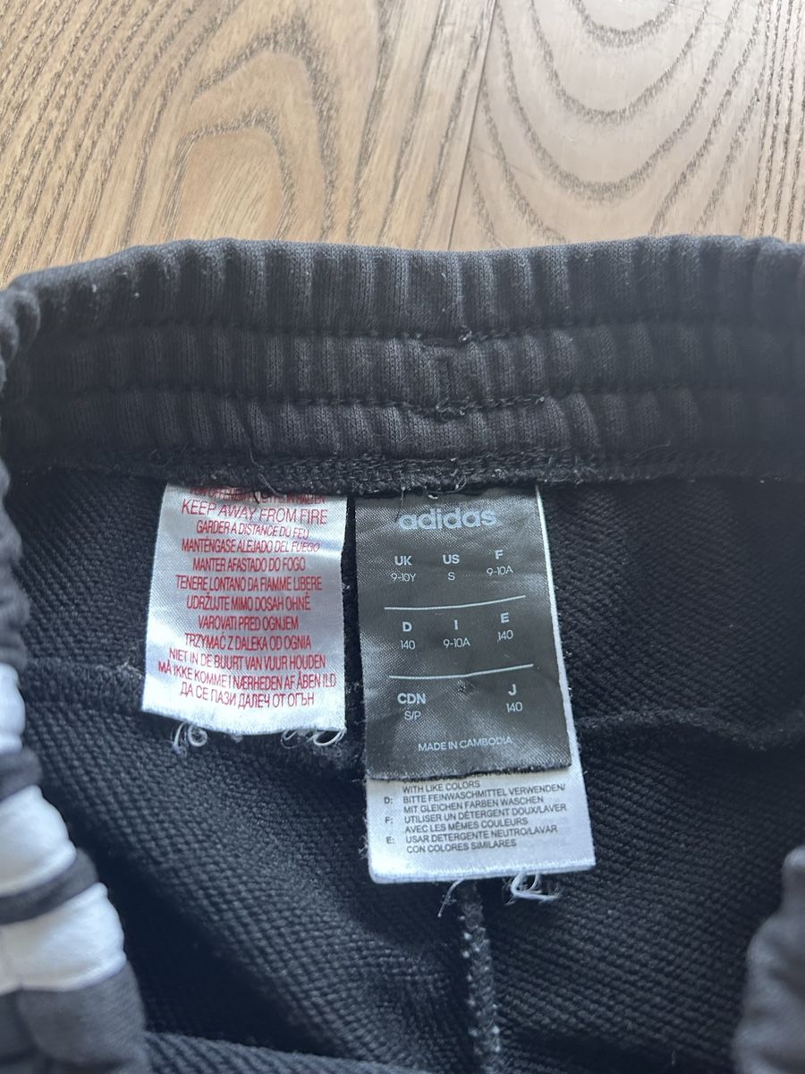 Adidas Pantalons: Adidas Gr. 140 – D'occasion à Neftenbach par joell01 4