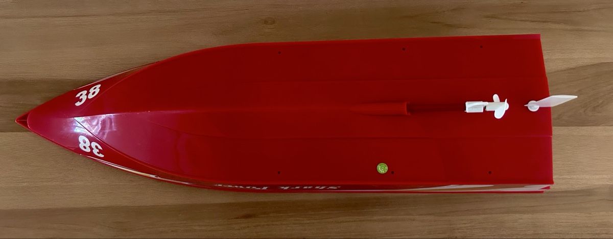 Modellismo RC: Bateau télécommandé Shark Power rouge – Usato da Chêne-Bougeries venduto da Assouille 4