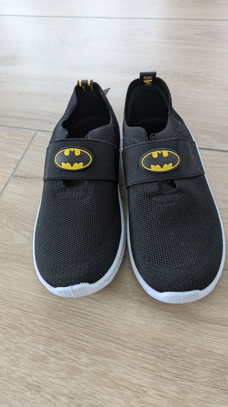 Scarpe per ragazzi: Batman Slipper  / Schuhe - Gr. 33 – Nuovo (secondo la descrizione) da Staufen venduto da Fleby84
