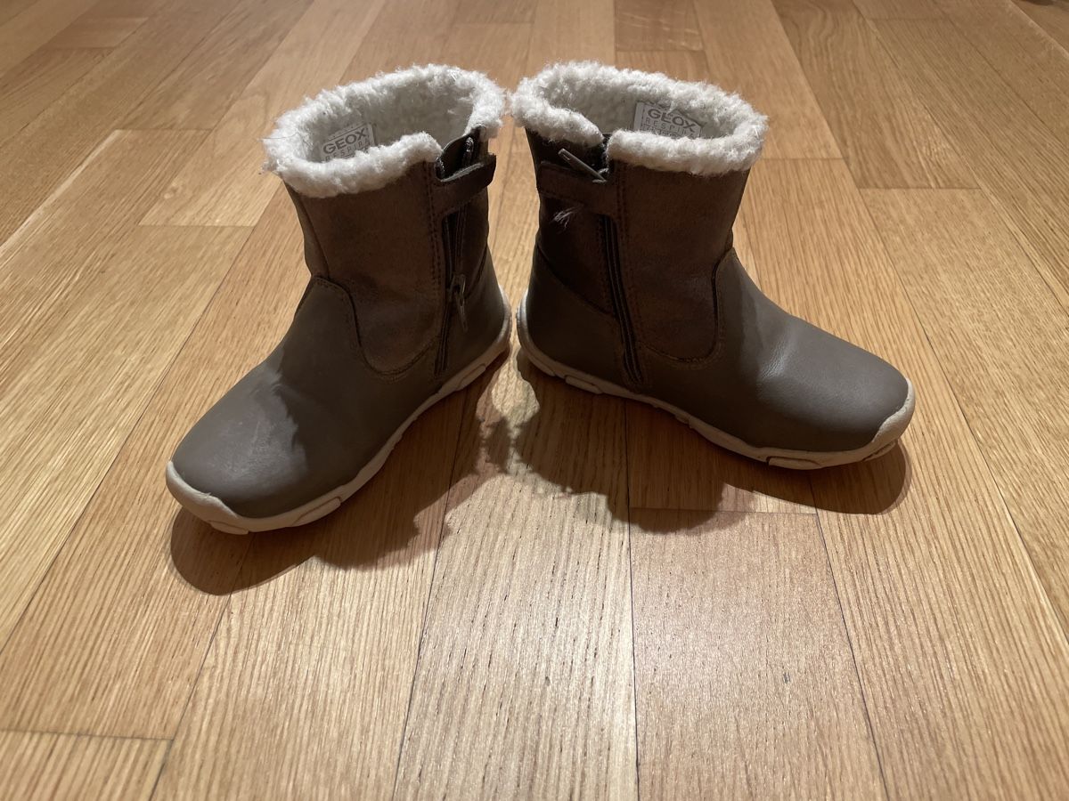Geox Scarpe per ragazzi: Geox Respira Mädchen Winterstiefel Gr. 25 – Usato da Winterthur venduto da Tiklo