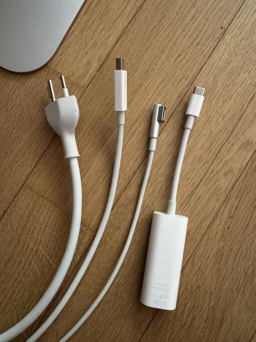 Apple Monitor: Apple Thunderbolt Display Top Zustand mit Usb-c – Usato da Basel venduto da Gaboro 3