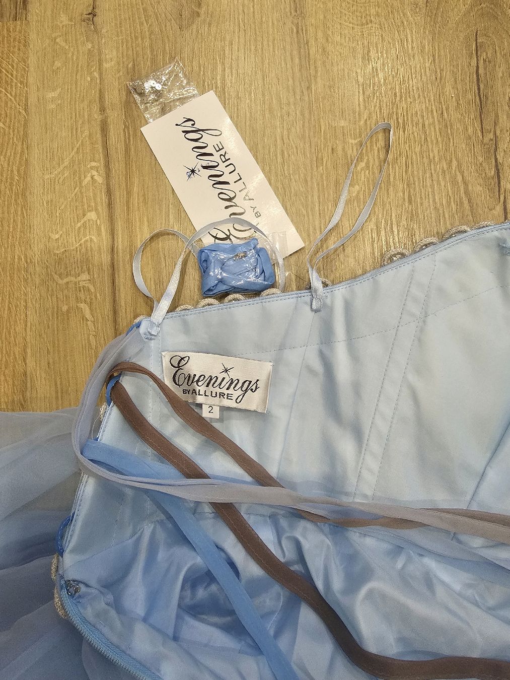 Vestiti & Gonne: kleid – Nuovo (secondo la descrizione) da Grosshöchstetten venduto da Qenko 2