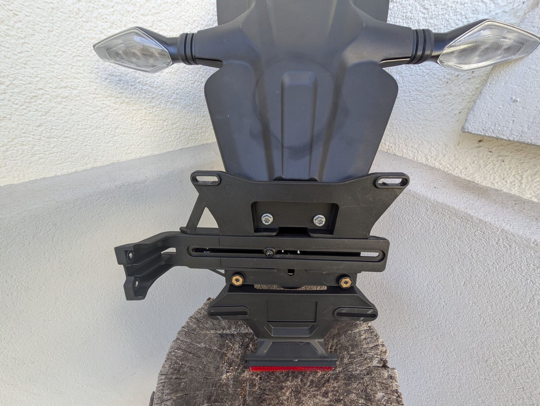 Ducati Alle Motorradersatzteile: Ducati Kennzeichenhalter 1200 V4 inkl. Blinker – Neu und originalverpackt aus Winterthur von Miwok 5