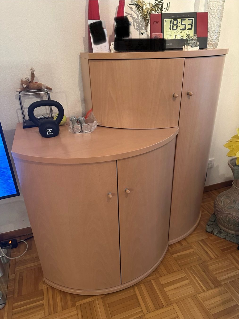 Vetrine: Wohnzimmer-Möbel 2-teilig hellbraun – Usato da Winterthur venduto da Roke11 1