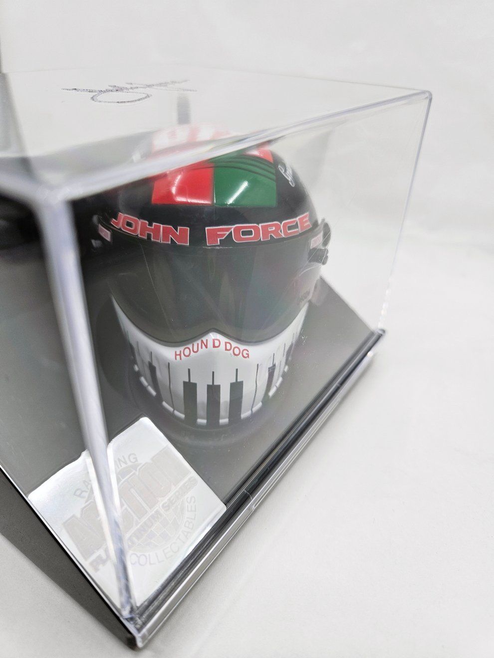 Statuette: John Force - Elvis Presley Helm 1:4 (1998) – Usato da Zürich venduto da Numark 4