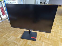 Écran Lenovo ThinkVision T32p-30 4K.