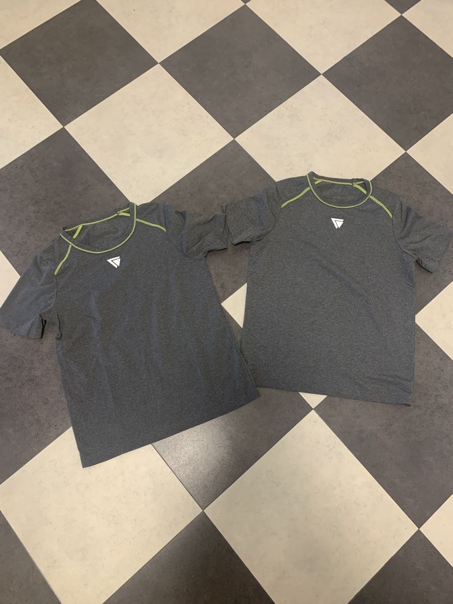T-shirt: 2 Sport Shirts – Usato da Luzern venduto da Boudin03