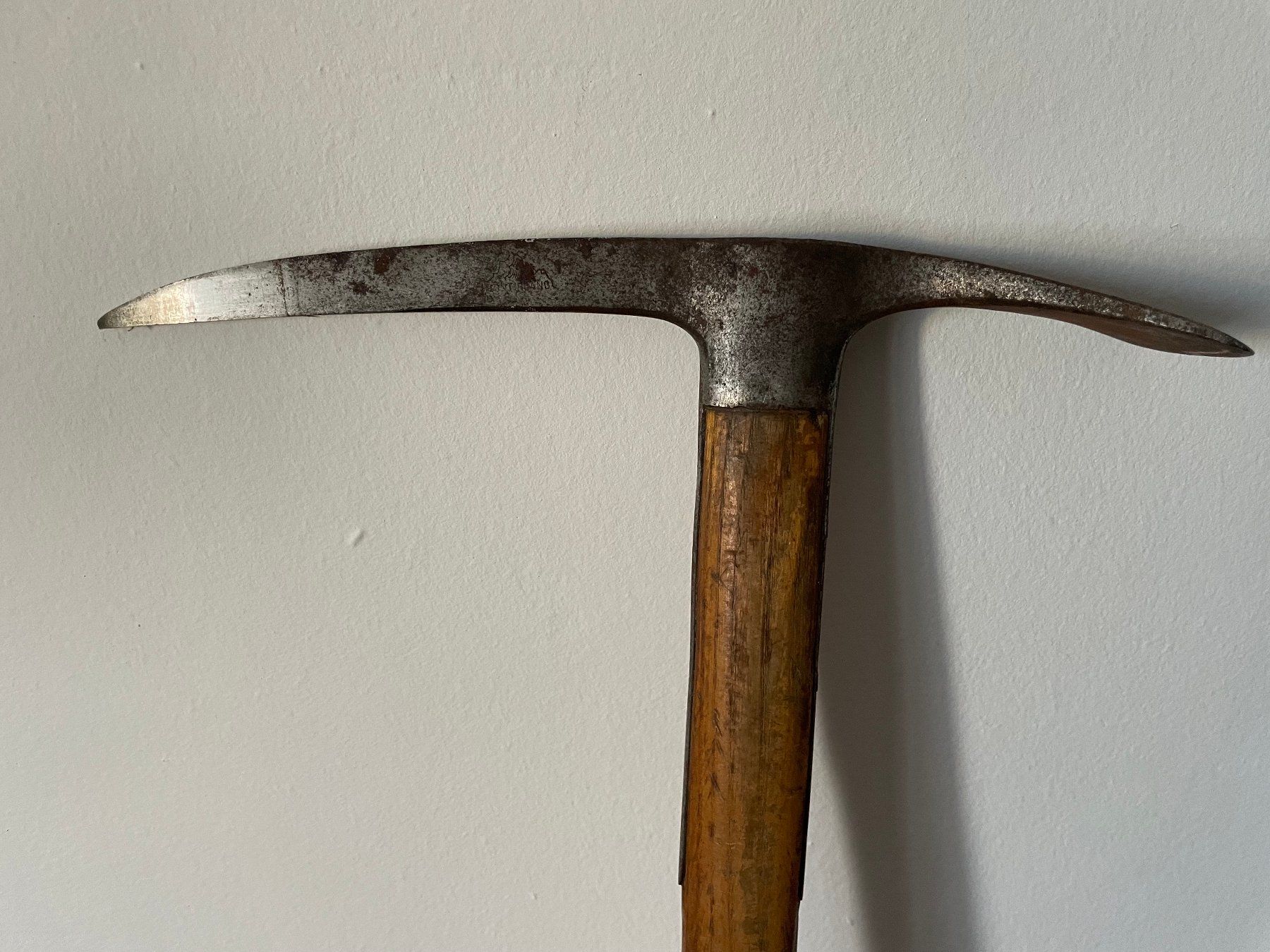 Kletterausrüstungen: Bergsteiger-Rucksack mit Tragegestell und Holz-Eispickel – Gebraucht aus Münchenbuchsee von hamama18 4