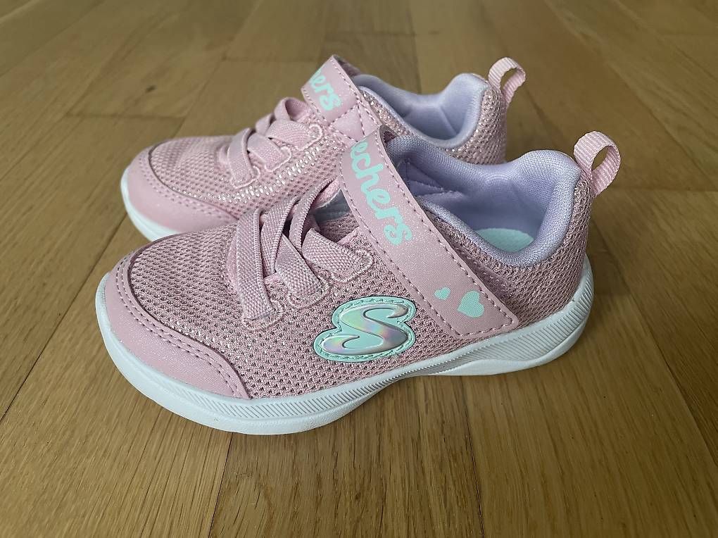 Scarpe per ragazze: Scarpe da ginnastica - Skechers - taglia 22 – Usato da Cugnasco venduto da lua_xv76