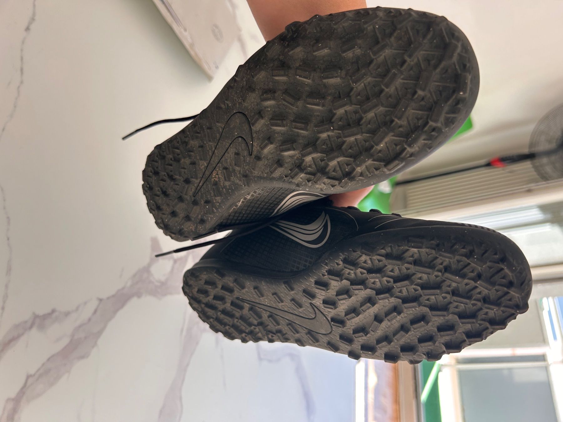 Nike Scarpe da uomo: Chaussures de football Nike – Usato da Sierre venduto da art_wqf9 3