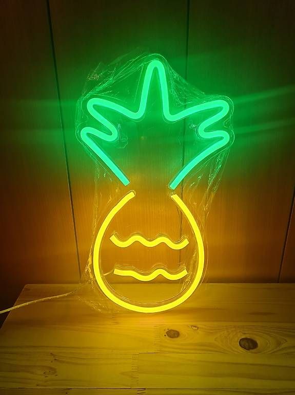 Alle Dekorationen: Ananas LED Beleuchtung – Gebraucht aus Staufen von sandy23