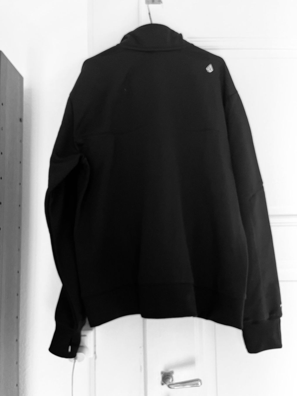 Maglioni & Felpe: Pull-over marque Volcom noir, Taille L – Usato da Genève venduto da Donnet2 2