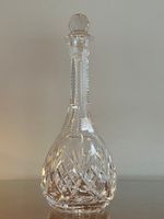 Elegante Kristallkaraffe mit Stopfen, geschliffen