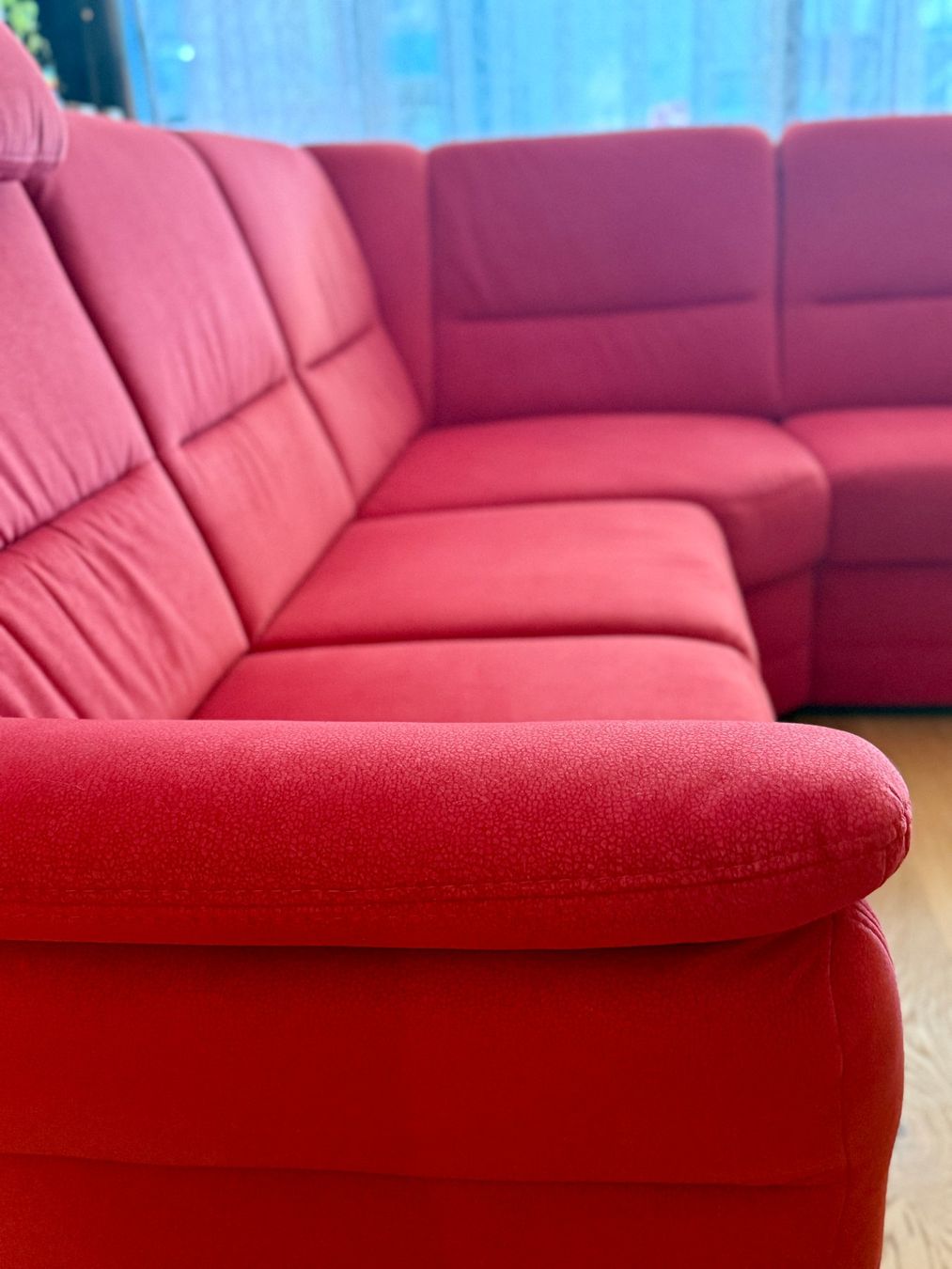 Divani: Edles rotes LIPO Ecksofa, echtes Alcantara – Usato da Seewil venduto da postmaster77 1