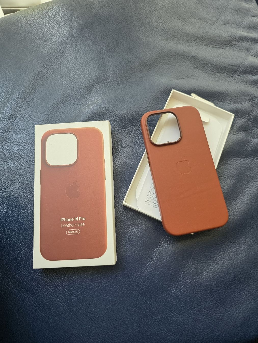 Apple Covers & Schutzfolien: Apple iPhone 14 Pro Leather Case Brown New – Neu (gemäss Beschreibung) aus Rüfenacht BE von Ynourly