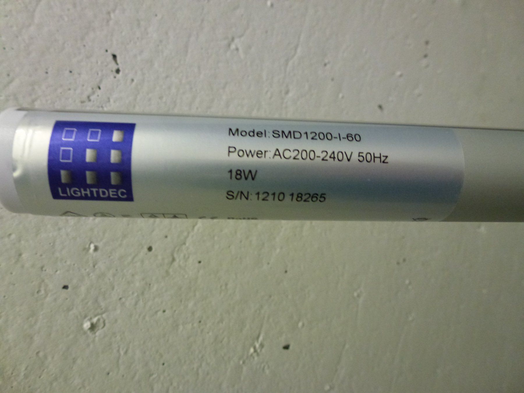 Lampes: LED Röhre Lightdec 18W 1200mm weiss – D'occasion à Hombrechtikon par HGK50 2