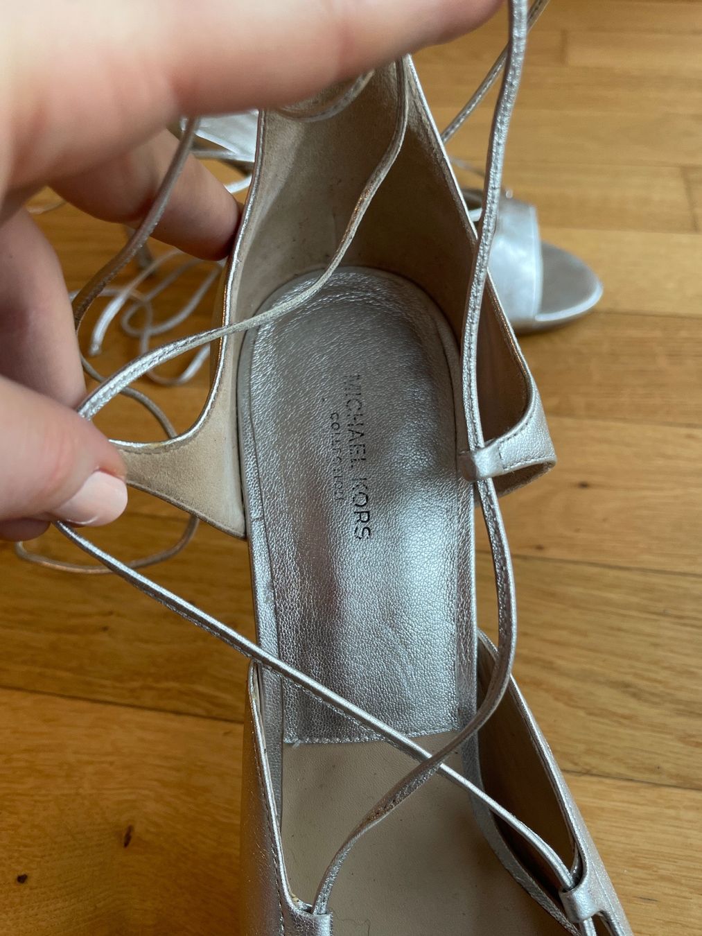 Michael Kors Damenschuhe: Michael Kors Collection Sandals 41 silver leather – Gebraucht aus Zug von dim_np7l 2