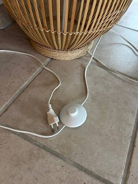 Lampes: Ständerlampe / Ratan, Höhe 92cm – D'occasion à Ennenda par glarner58 1