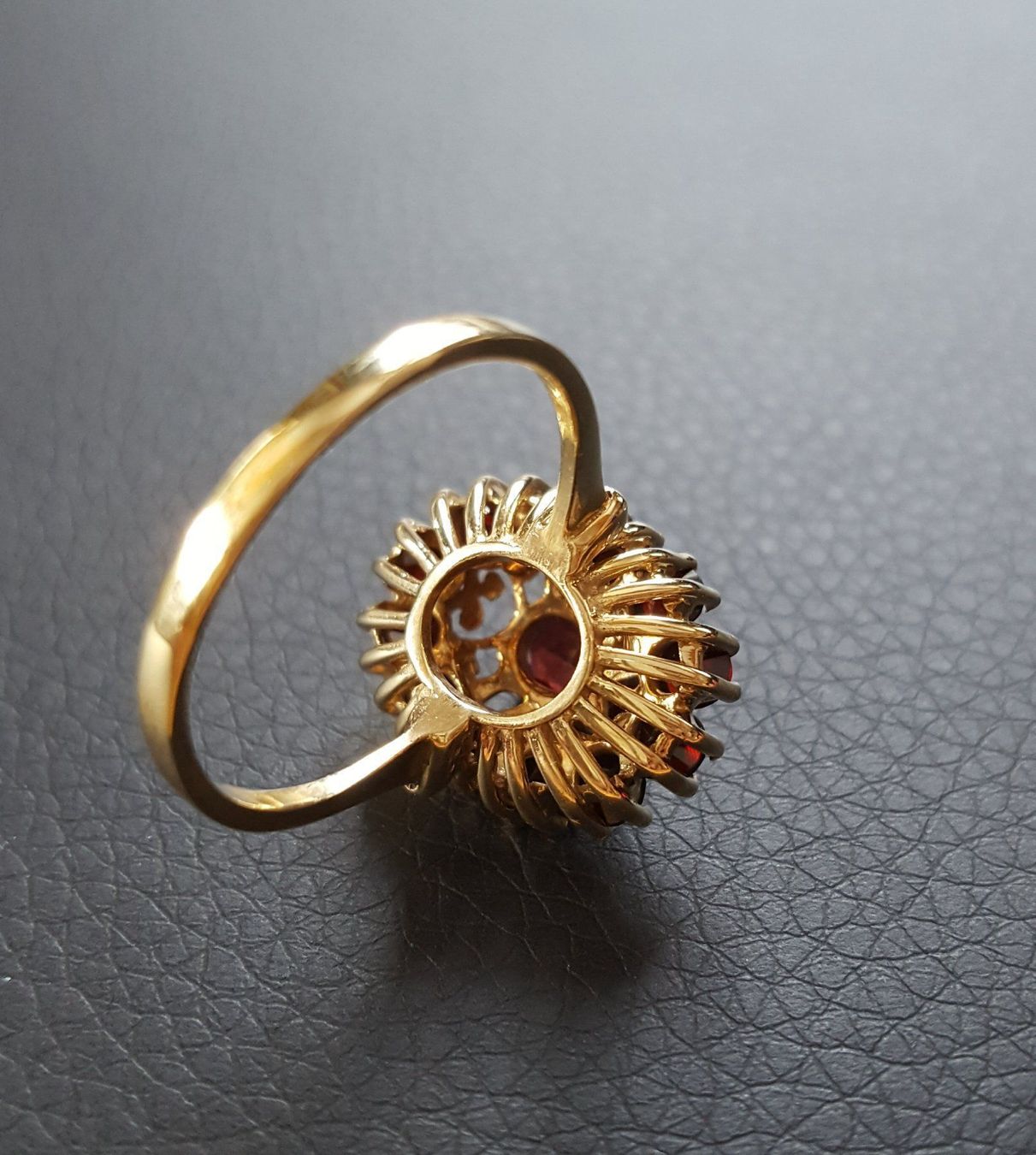 Anelli: Gold 585 Massiv Ring Mit Granaten – Usato da Wald ZH venduto da Dasilver 7