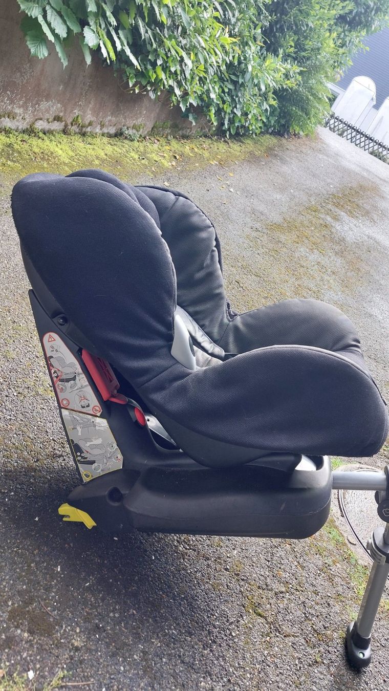 Seggiolini per auto: Maxi Cosi Priori Mit Easy Fix Base 9 - 18kg – Usato da Aadorf venduto da kap10kurt 2