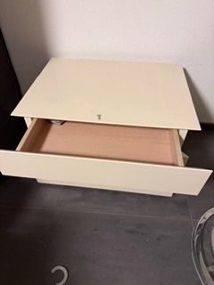 Pfister Comodini: Beistelltisch Nachttisch mit Schublade, cremefarben – Usato da Basel venduto da set_rw9n 1