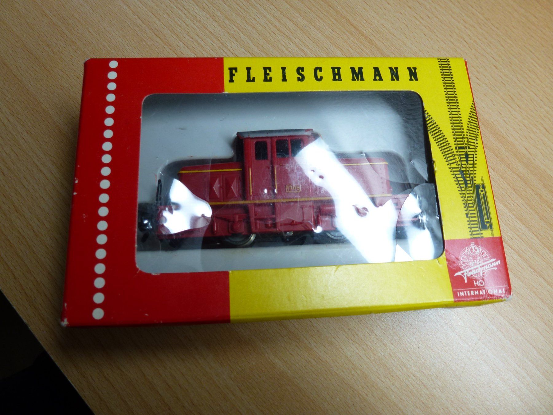 Fleischmann Modellini di ferrovie: Fleischmann H0 Loki 4200 – Difettoso da Hombrechtikon venduto da Se9 1
