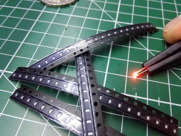 Componenti elettronici: LED SMD 0603, rot 20Stk – Nuovo (secondo la descrizione) da Luzern venduto da Salefactory