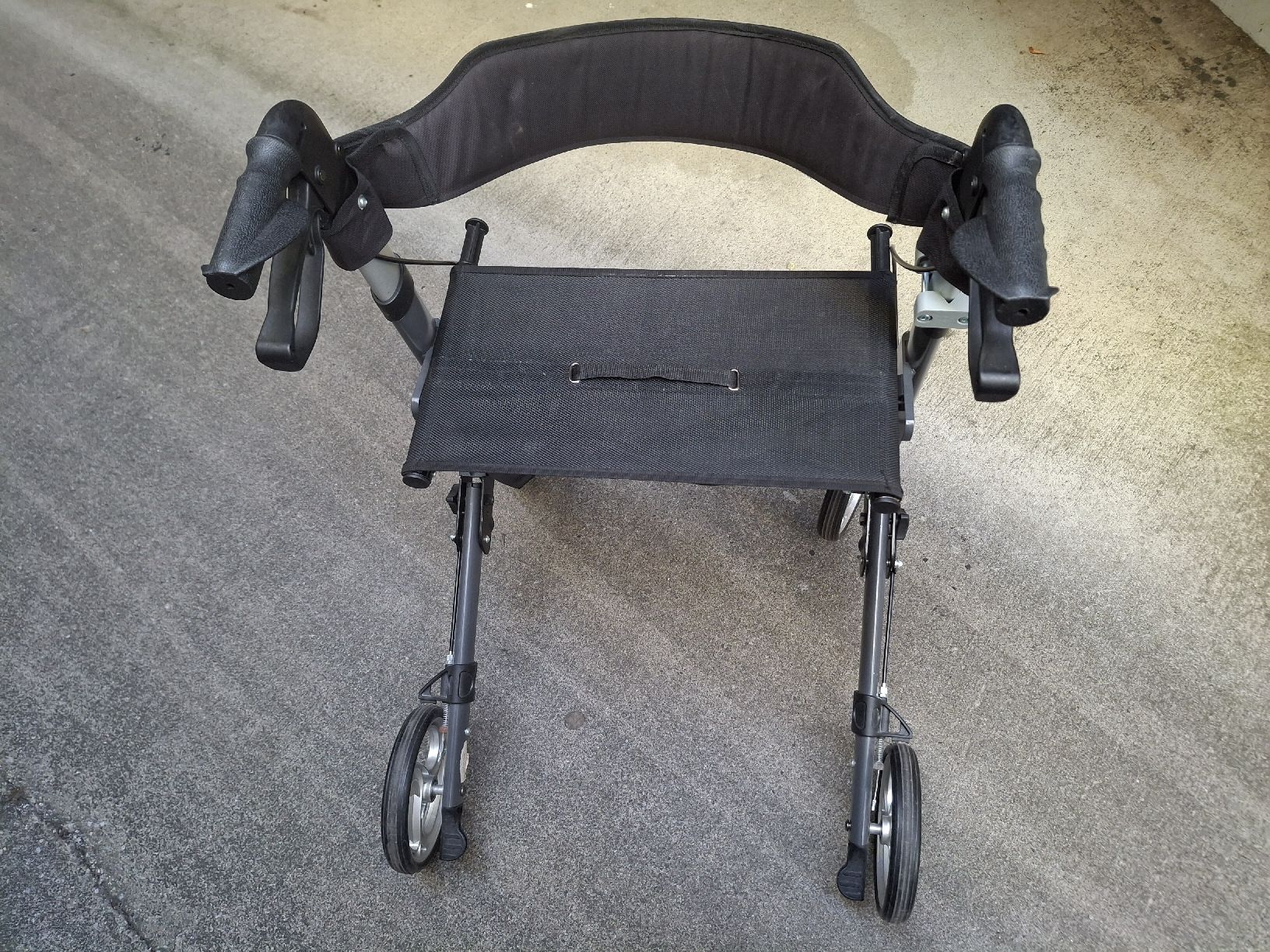 Ausili per la deambulazione: Rollator, Gehhilfe Walzvital – Usato da Fislisbach venduto da HurtiBrocki 4