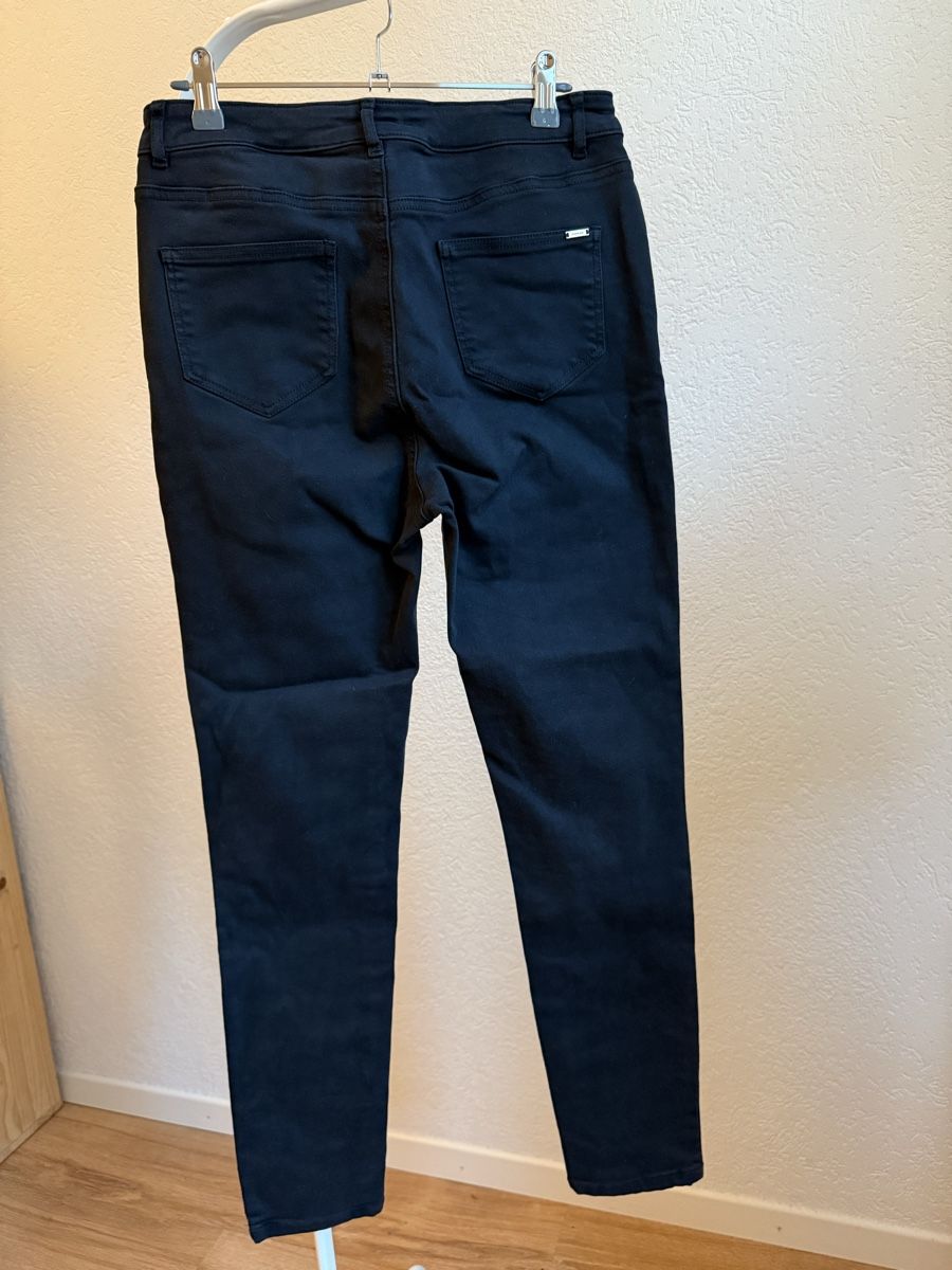 Morgan Jeans: Jeans noir slim Morgan, t.36/38 – Usato da Tavannes venduto da Thriftshop 2