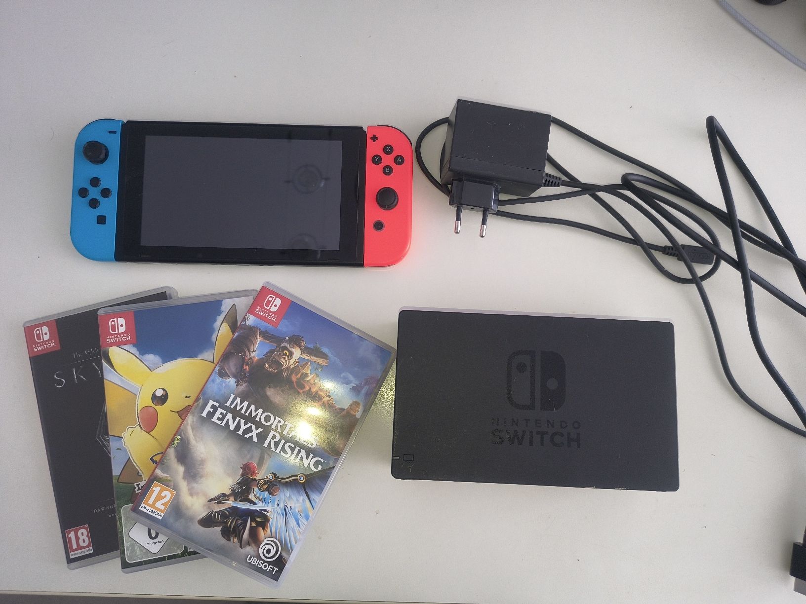 Nintendo Console: Nintendo Switch Konsole mit Spielen – Usato da St. Gallenkappel venduto da cora1966