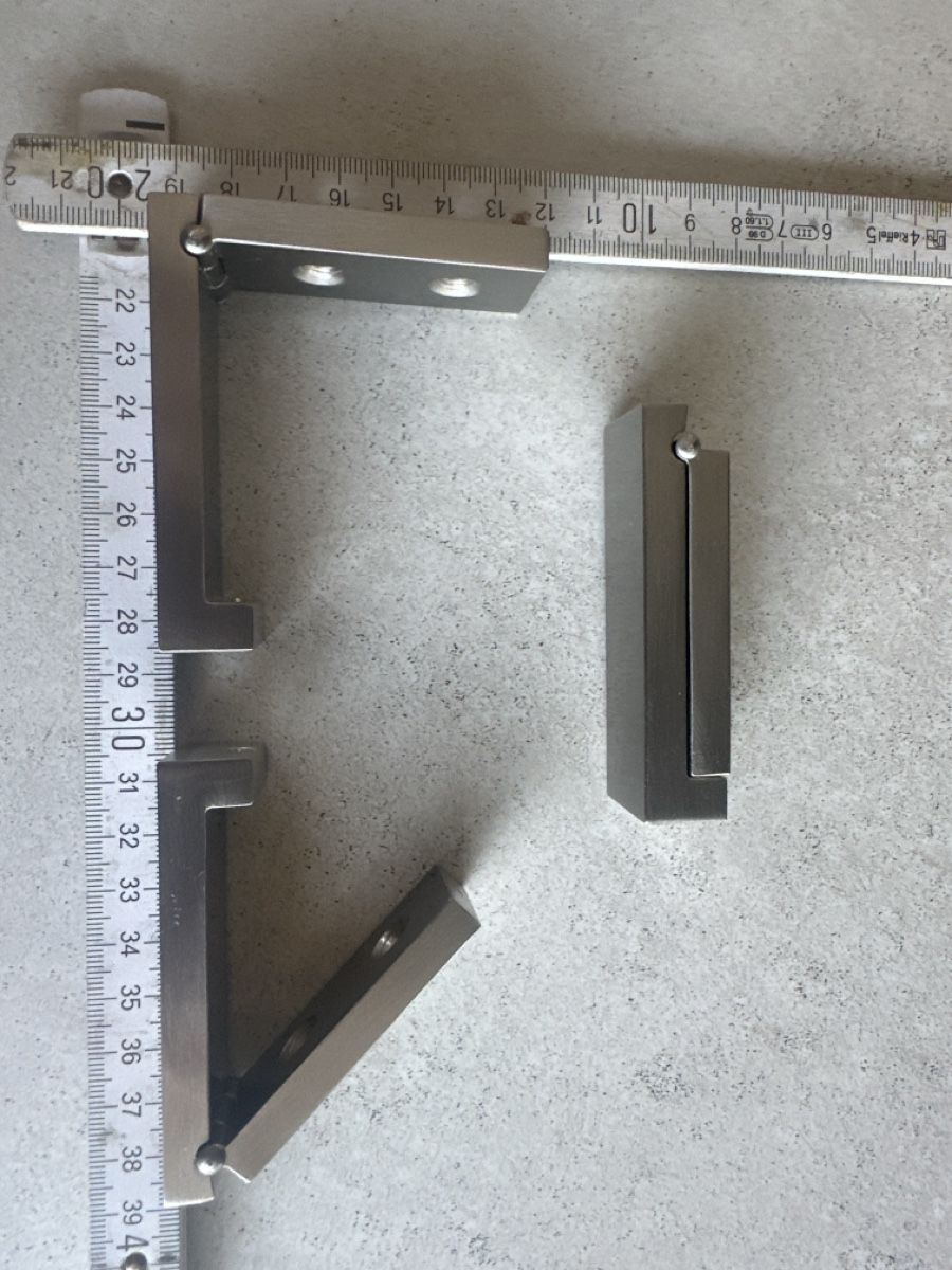 Ikea Supporti a parete: BJNUM Klappenhalter Ikea, 3 Stück – Usato da Baar venduto da Hillsboro 3