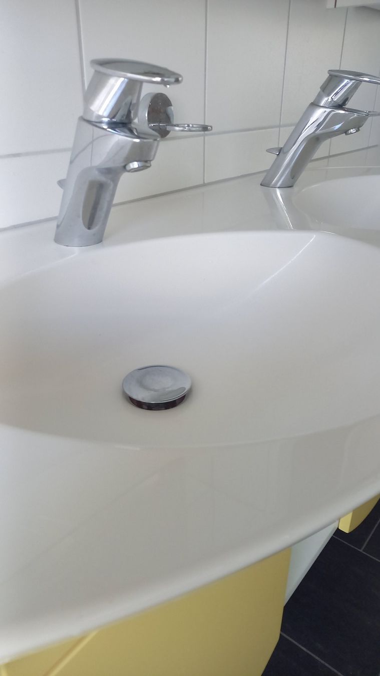 Badezimmermöbel: Badzimmermöbel weiss - gelb – Gebraucht aus Grub AR von merlin072 9