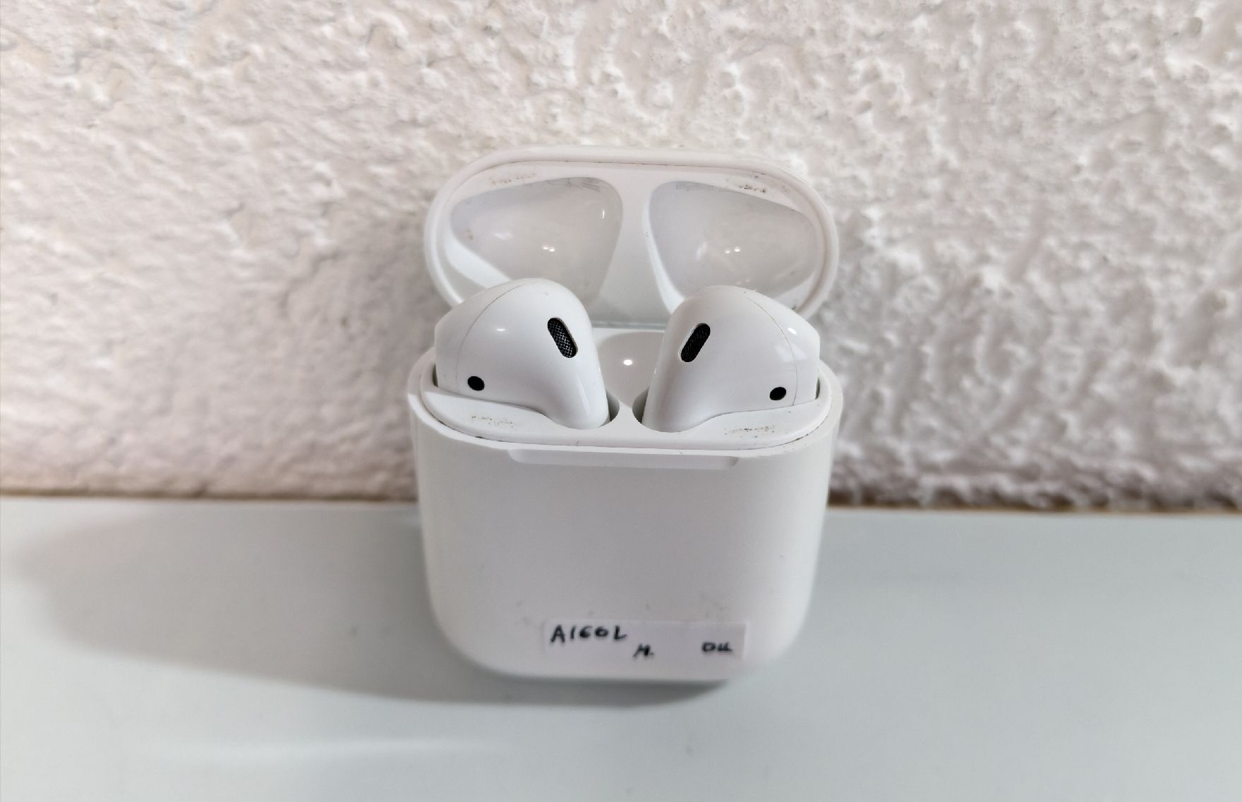 Apple Cuffie: Apple AirPods (A1609)  – Usato da Ehrendingen venduto da Rocky985