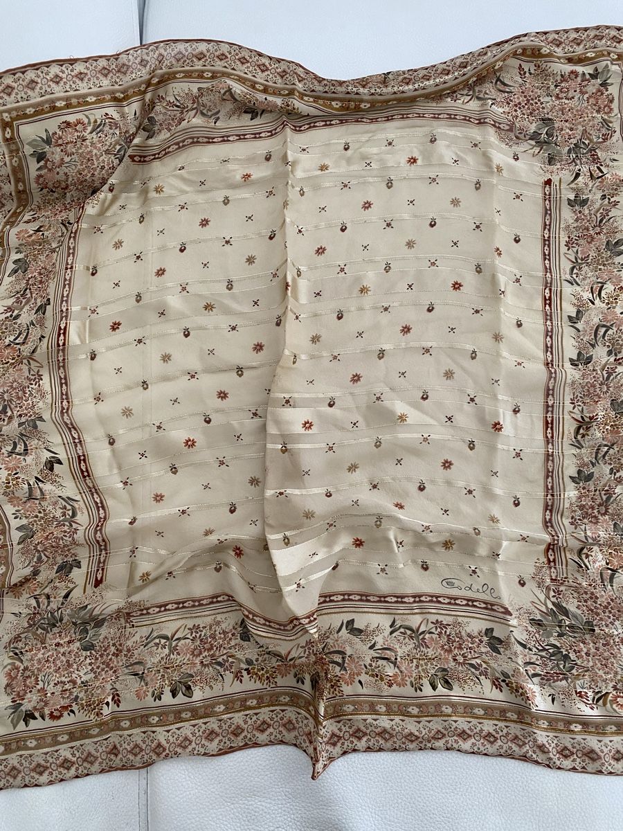 Codello Foulards, Tücher & Schals: Codello Seiden Foulard 🌸 – Gebraucht aus Opfikon von Luis144 8