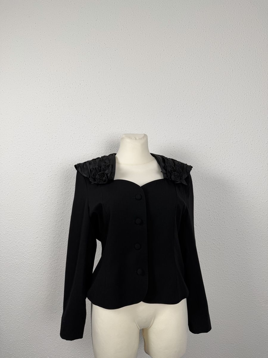 Giacche: Vintage Black Jacket with Rose Detail - Size Medium – Usato da Knonau venduto da Grapesvintage 1