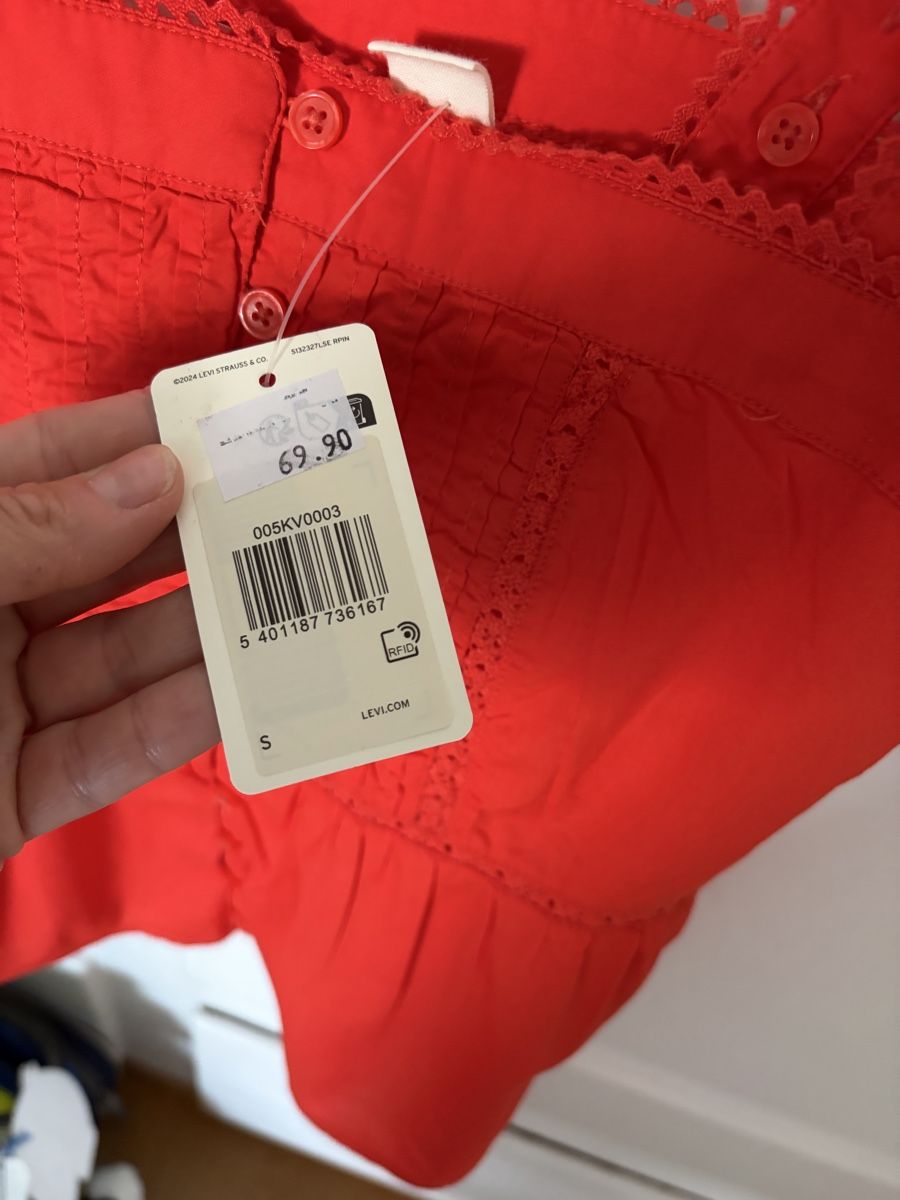 Levi's Top: Levi’s top gr S  – Nuovo e nell'imballaggio originale da Zuerich venduto da yasminflower 1