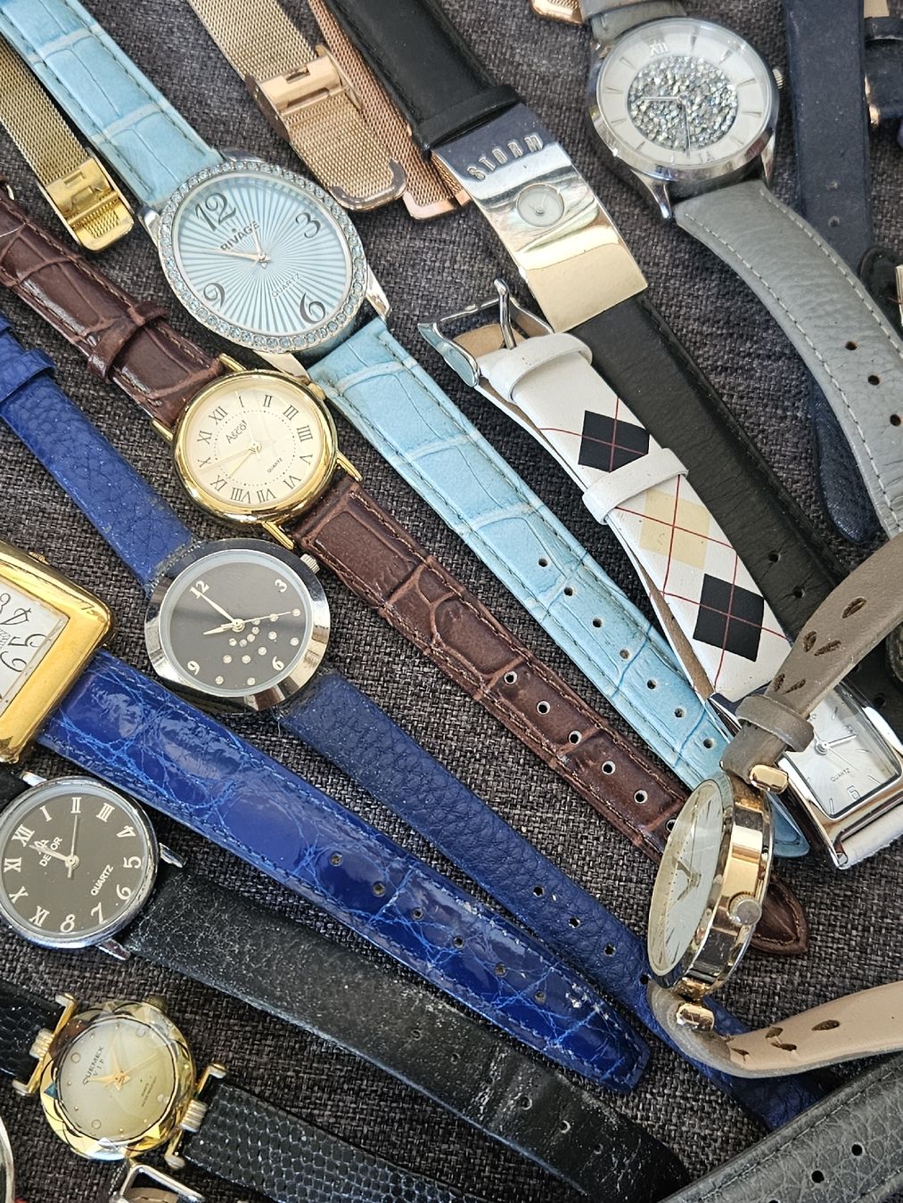 Orologi: Unkontrolliert Damenuhren lot Uber 100x – Usato da Flamatt venduto da pie_f9zm 4