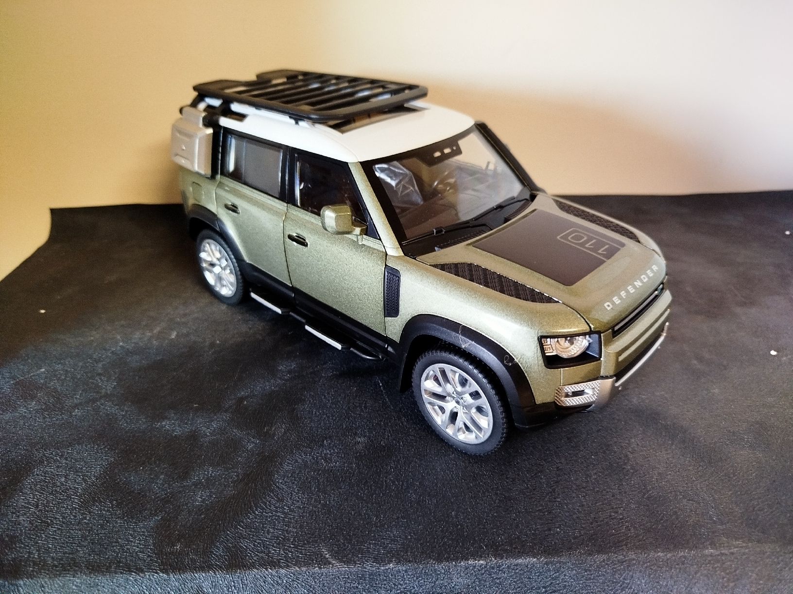 Voiture miniature Land Rover Defender 1/18 (Neu (gemäss Beschreibung ...