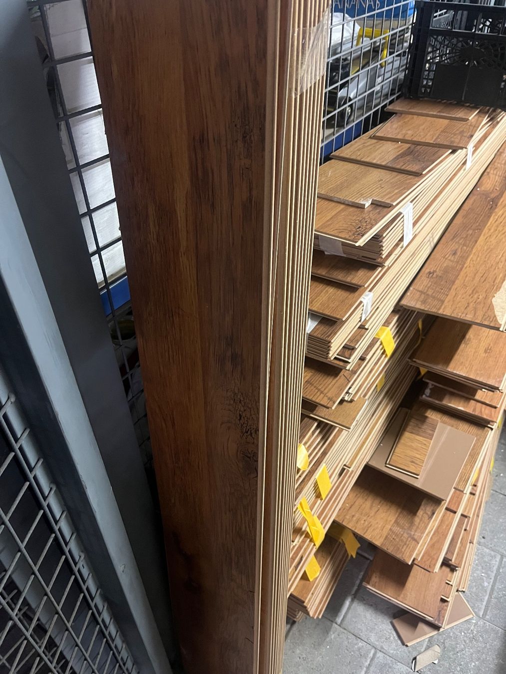 Rivestimenti per pavimenti: Parkettboden Laminat Gebraucht – Usato da Goldau venduto da giatrus
