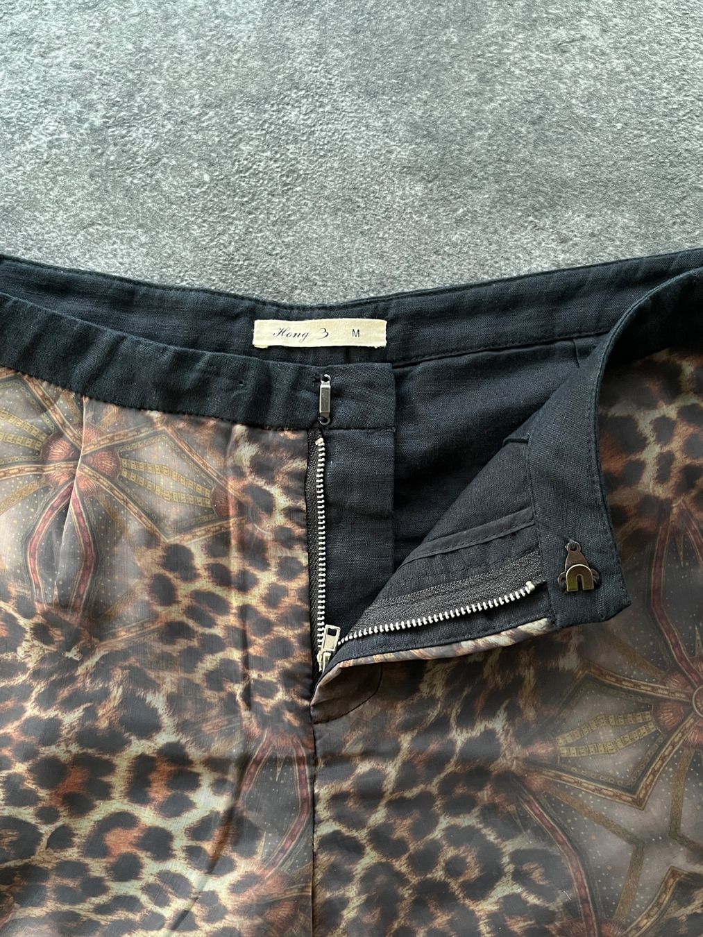 Pantaloni: HONG 3 Damen Shorts - Größe M – Usato da Kilchberg ZH venduto da Simlife 3