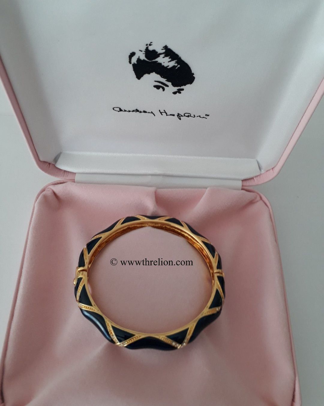 Bracciali & Braccialetti: Vintage Armreif Replika Audrey Hepburn – Nuovo (secondo la descrizione) da Riehen venduto da Threlion