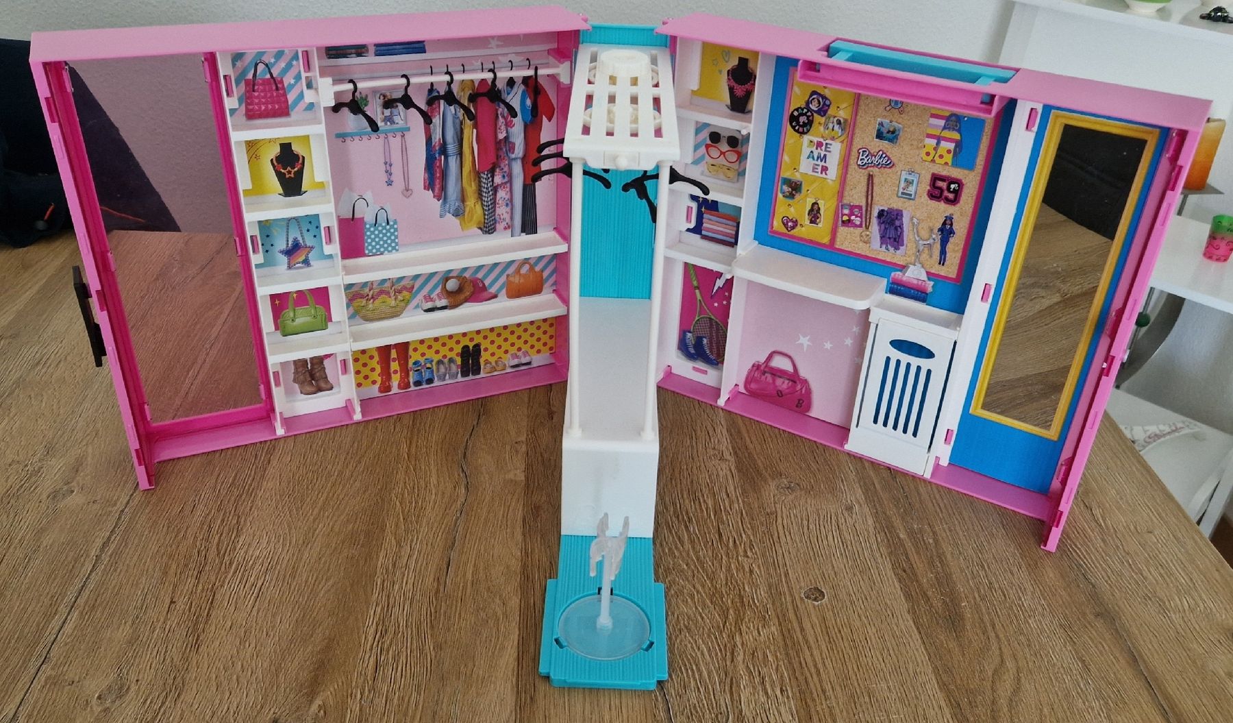 Bambole: Dressing pour Barbie – Usato da Couvet venduto da Pioune