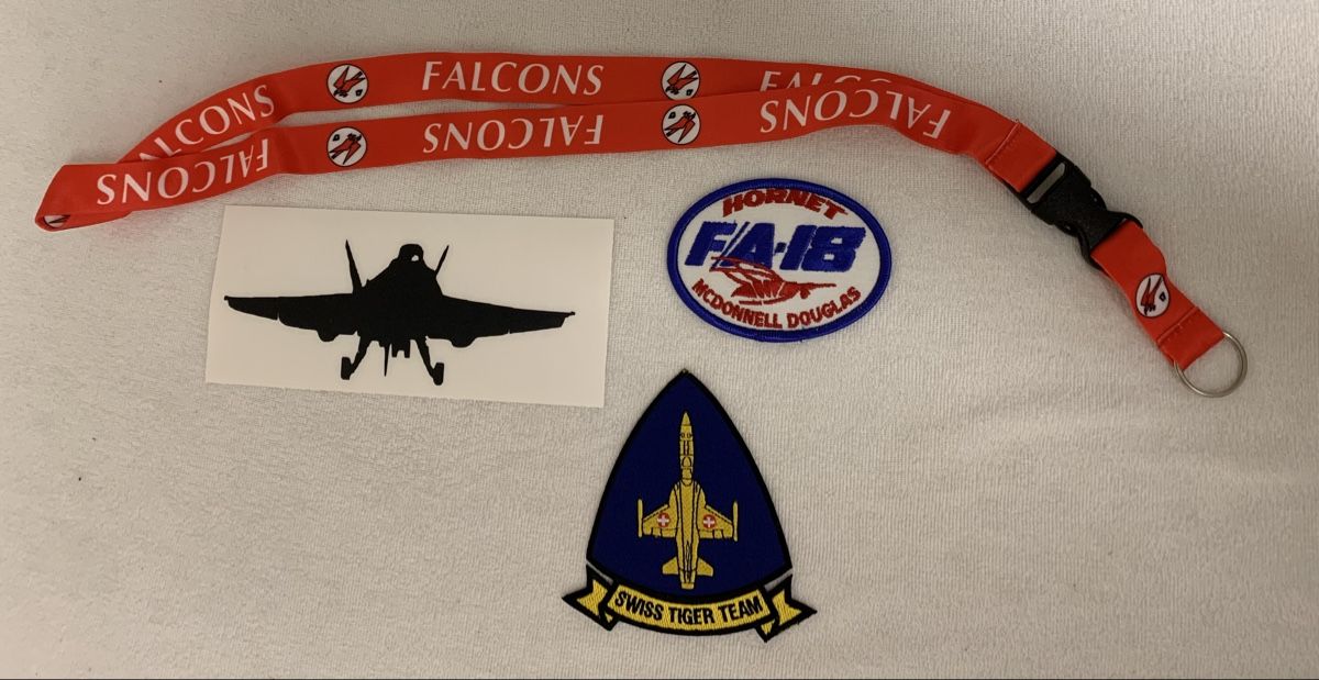 Schweizer Armee Toppe: Diverse Artikel der Militärfliegerei – Nuovo (secondo la descrizione) da Esslingen venduto da Gargamel011