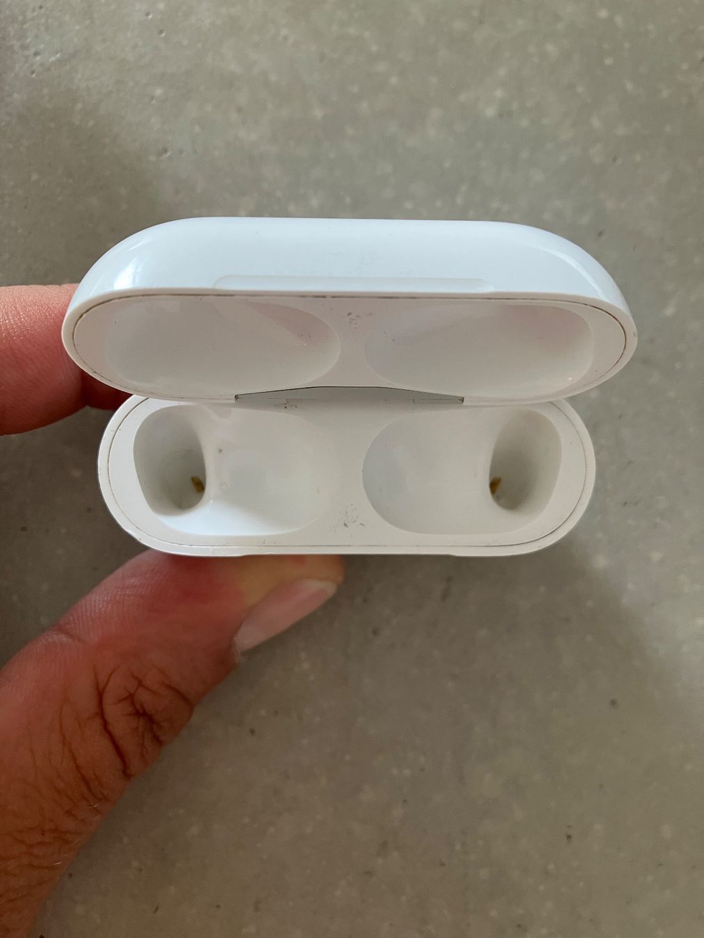 Apple Kopfhörer: Apple AirPods Pro 1 Charging Case – Gebraucht aus Lausanne von mr.v 3