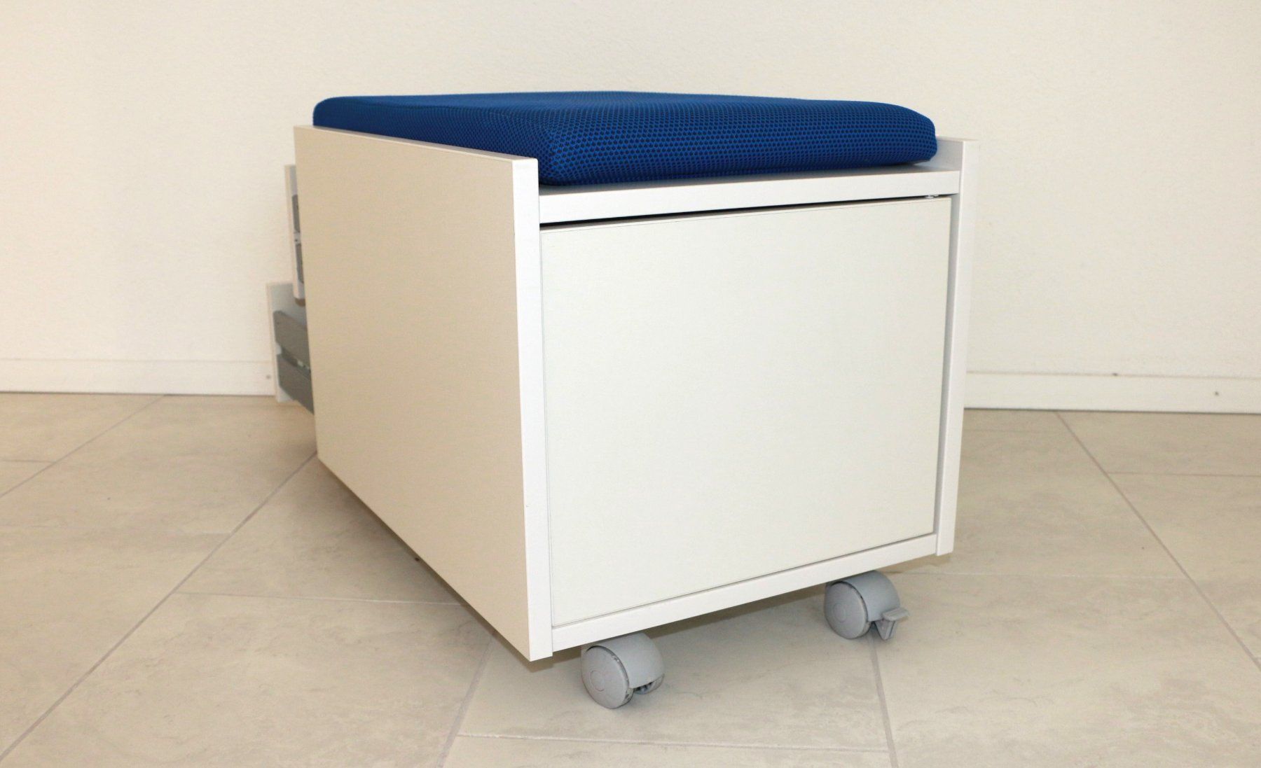 Banconi: Kinderrollcontainer weiss/blau – Usato da Tagelswangen venduto da toeggeler12 2