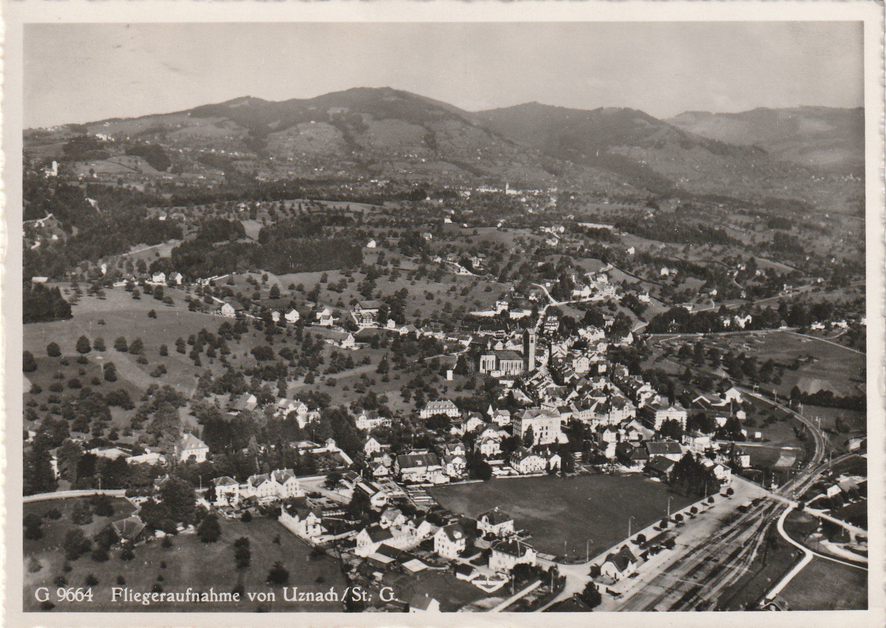 Cartes postales: Uznach Flugaufnahme – D'occasion à Rorschacherberg par fratovi2