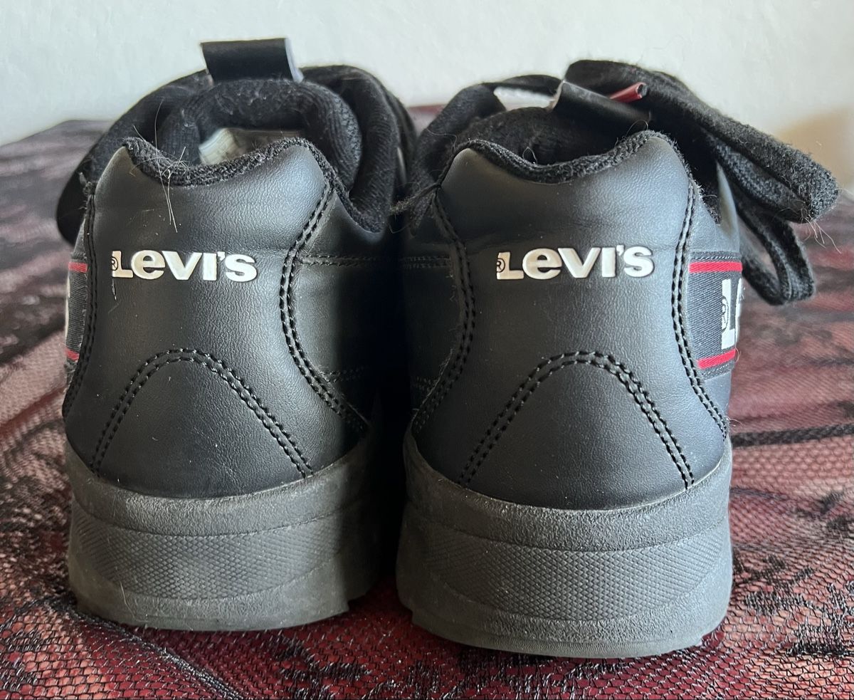 Levi's Scarpe da uomo: Baskets Levi's noires, T.38 – Usato da Chézard-St-Martin venduto da Cheyenne_75 3